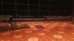 熱乎的第四屆國際灸法大會，主會場開始搭建