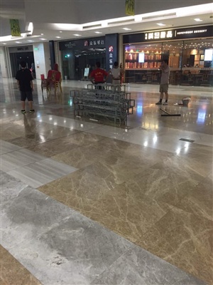 工人進場